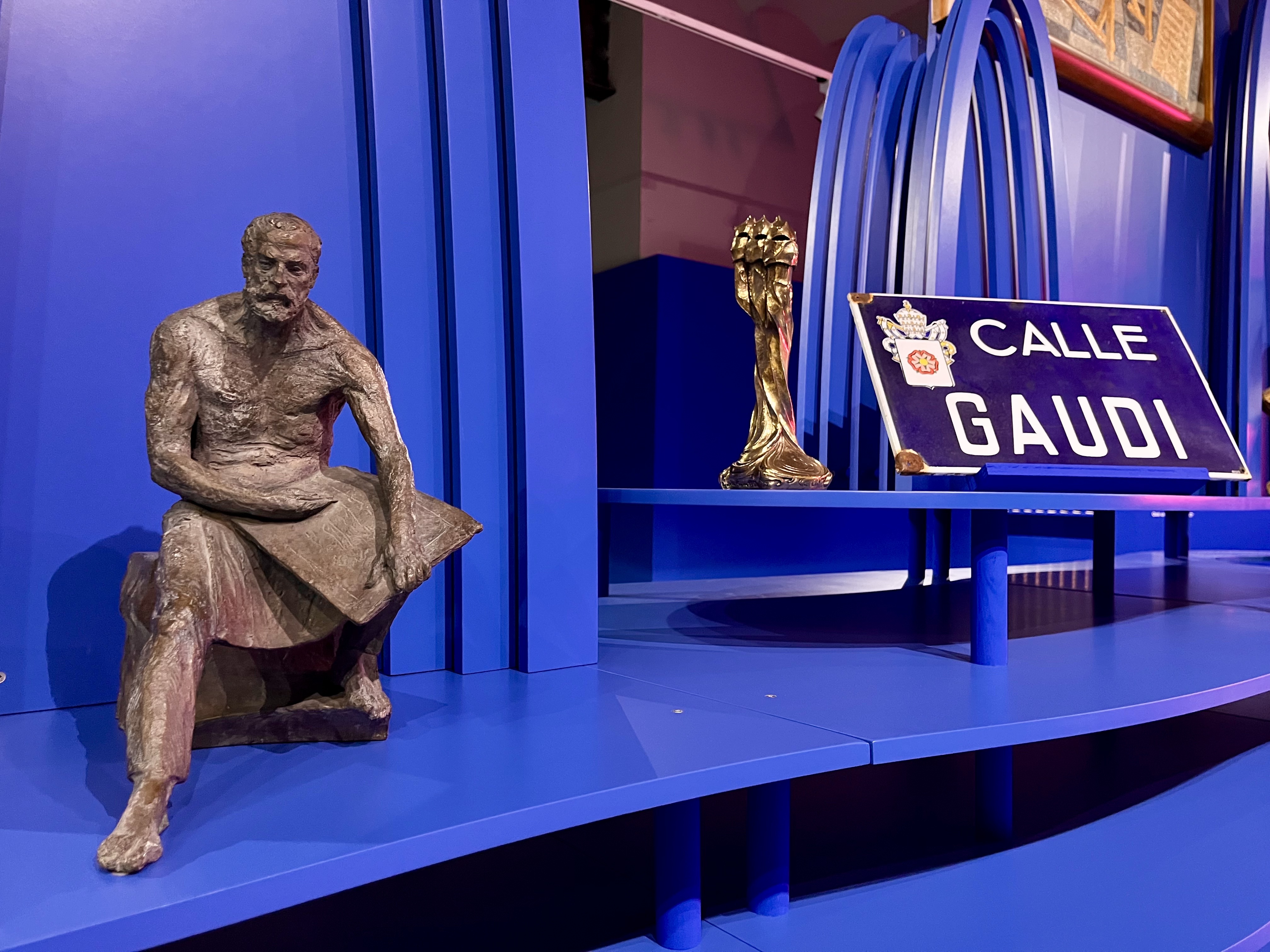 Exposició "En el nom de Gaudí. Què és la fama?"